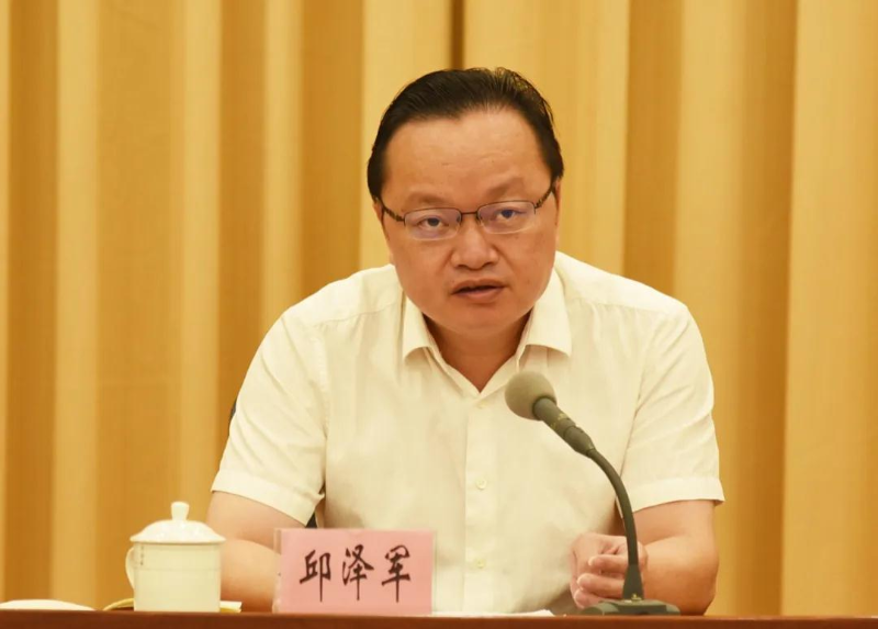 邱泽军以高标准严要求抓好疫情防控中央环保督察整改等重点工作落实