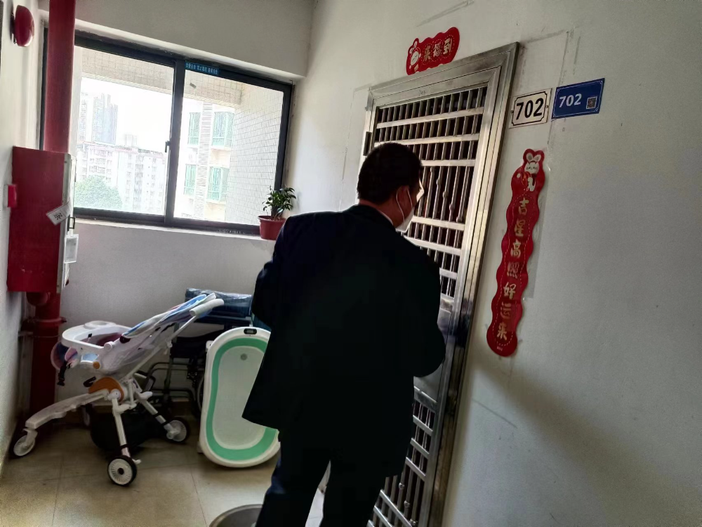 （信息公开20230313及时清理楼道杂物 有效消除安全隐患-图一.jpg