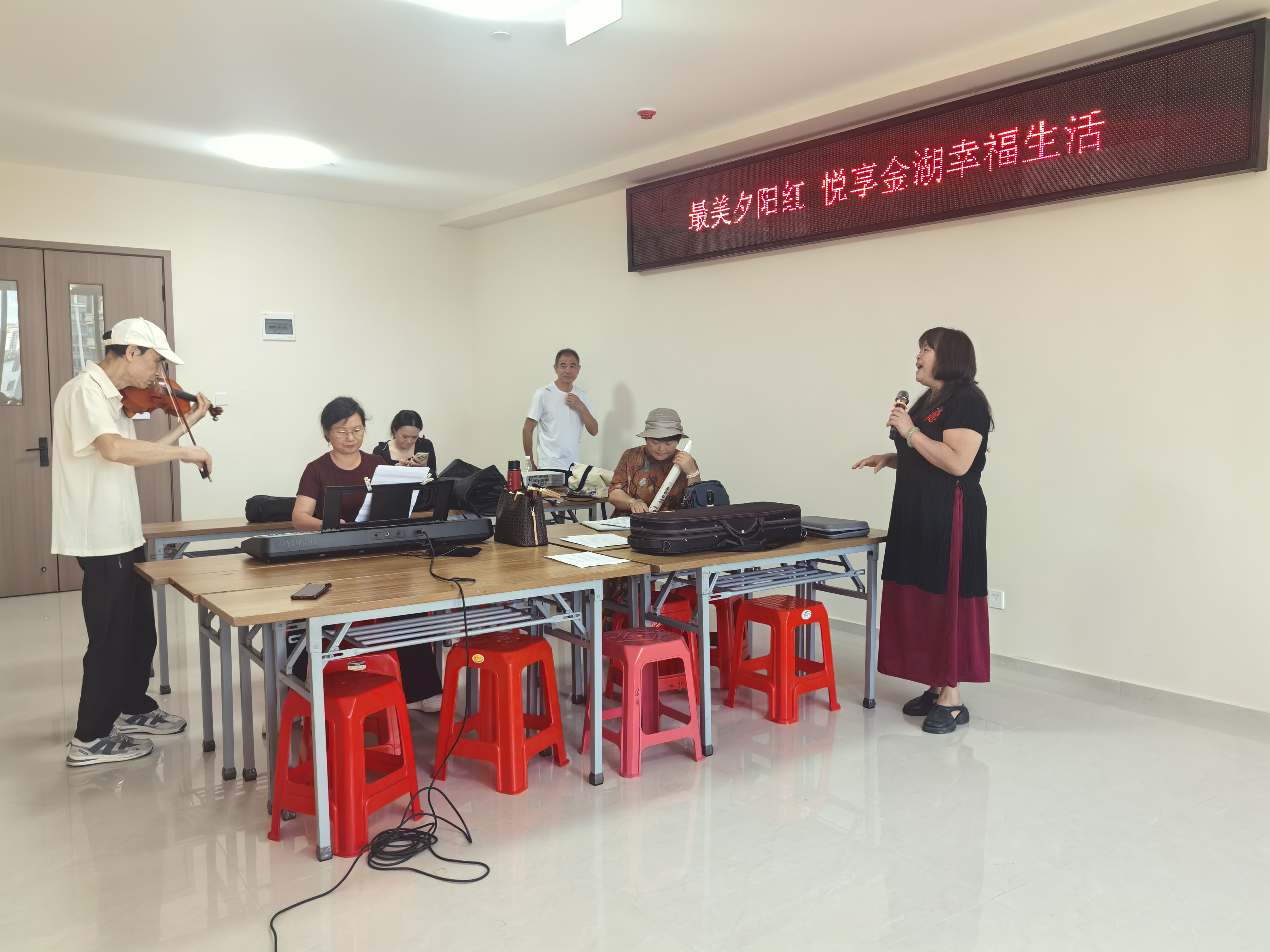 附图7：辖区文艺团预约社区场地开展排练.jpg