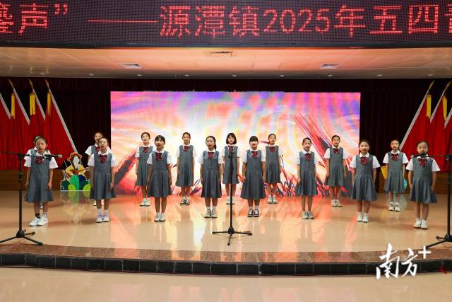 “青春逐梦·岁月鎏声”——2025年五四青年节时光音乐会活动现场。 黄玉熹 摄